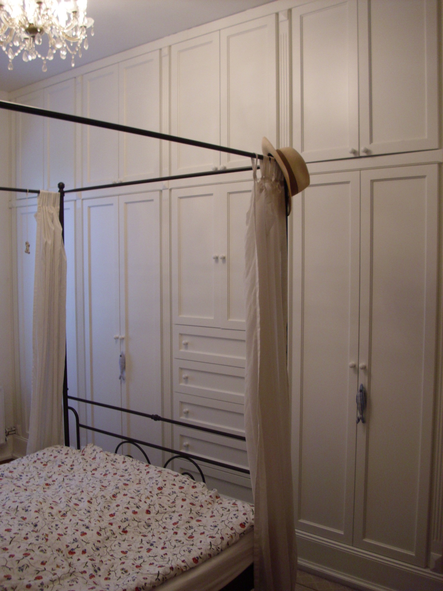 Maßgefertigter Einbauschrank